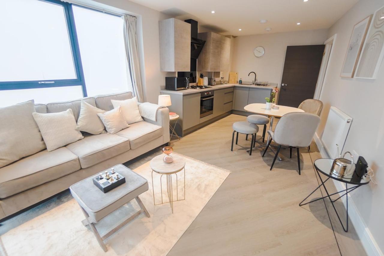 Beautiful Two Bedroom Harbour Side Apartment Poole Eksteriør billede