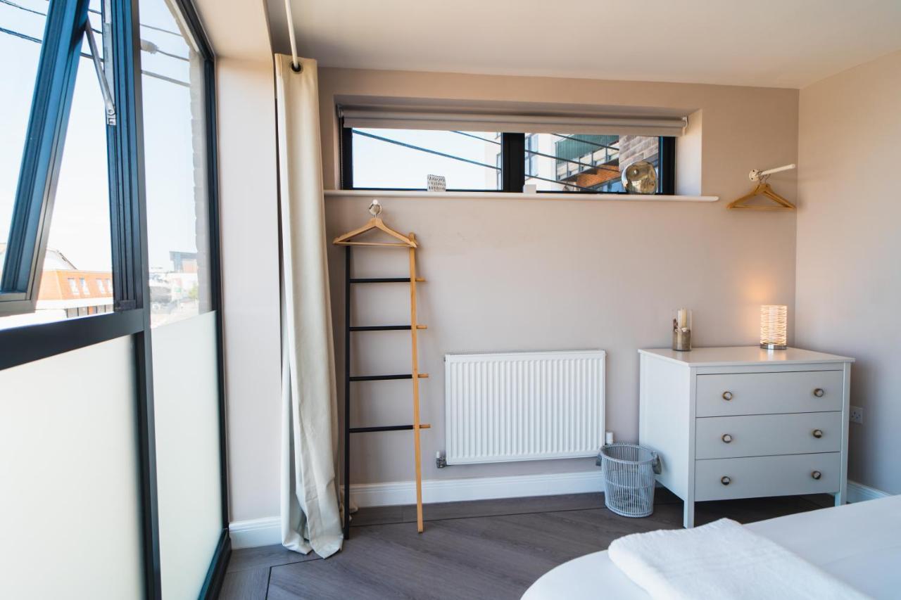 Beautiful Two Bedroom Harbour Side Apartment Poole Eksteriør billede