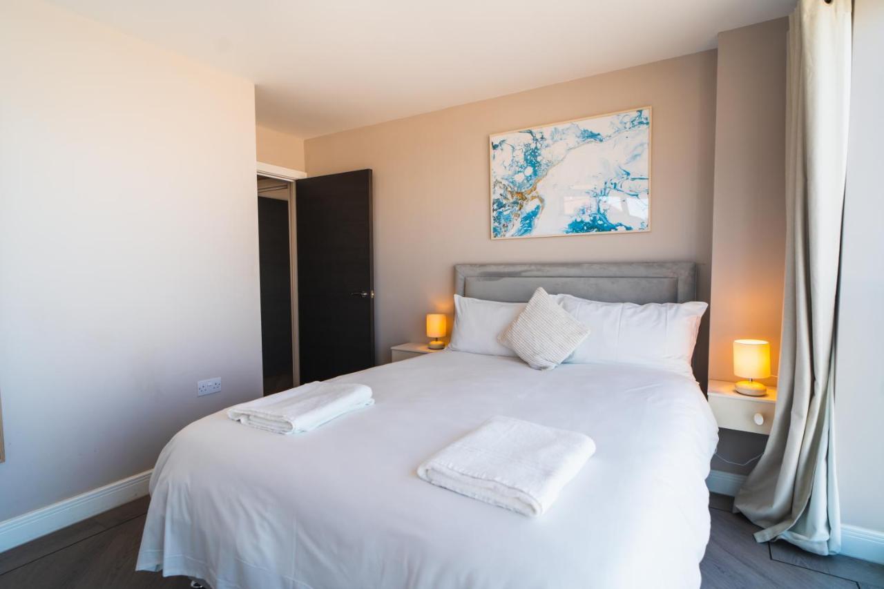 Beautiful Two Bedroom Harbour Side Apartment Poole Eksteriør billede