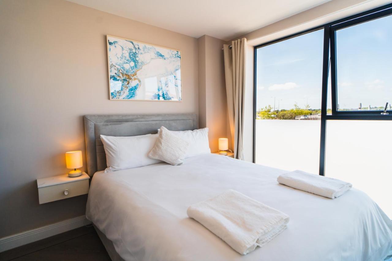 Beautiful Two Bedroom Harbour Side Apartment Poole Eksteriør billede