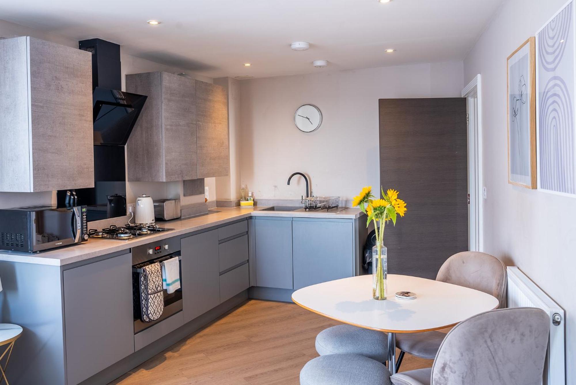 Beautiful Two Bedroom Harbour Side Apartment Poole Eksteriør billede